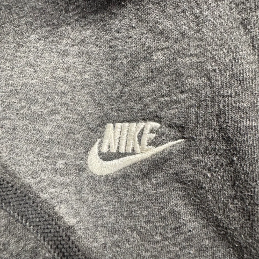 Nike Hoodie Mens Large Gray Fleece Pullover Embroidered Swoosh Logo Sportswear
